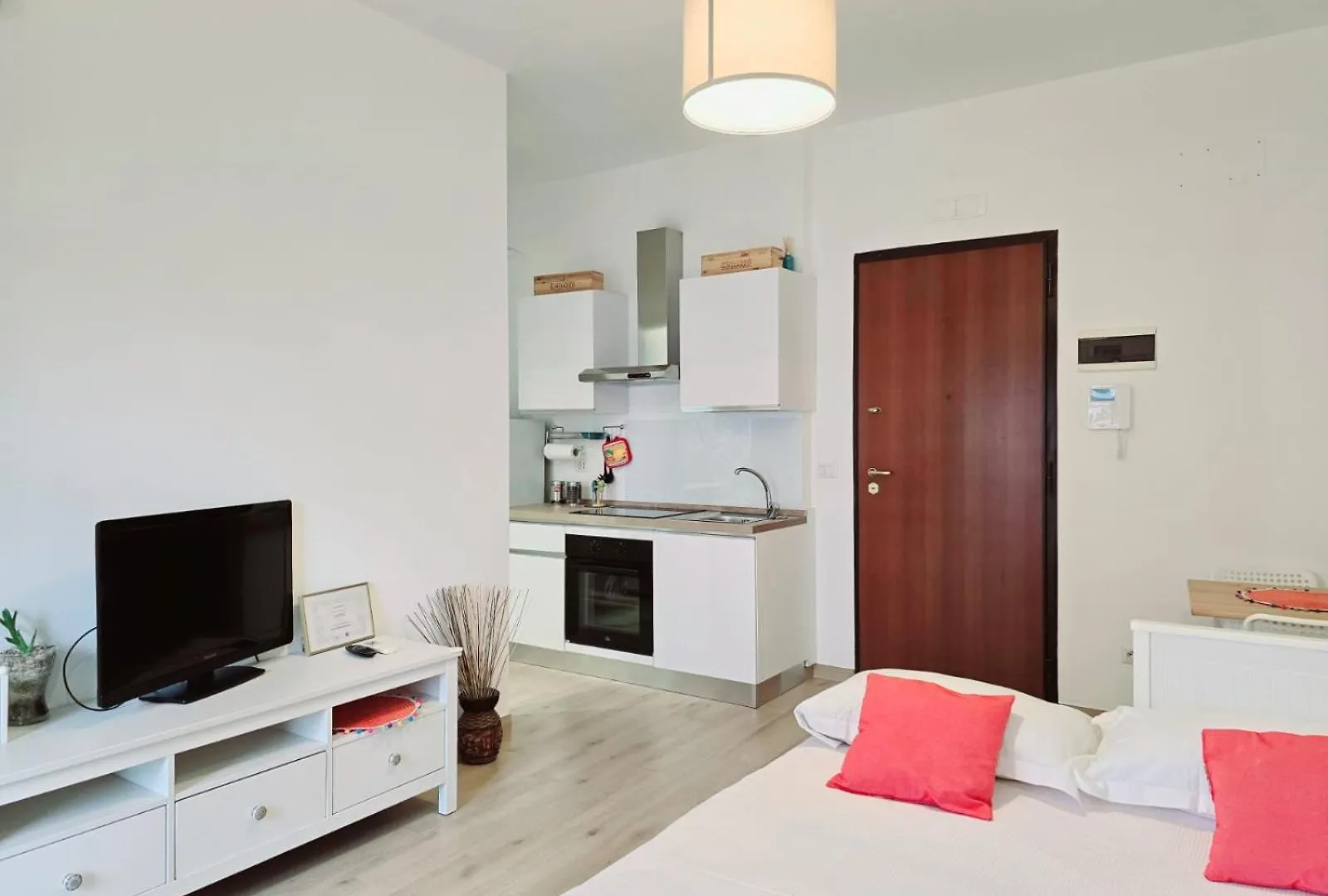 Moderno Loft Finemente Arredato Bari